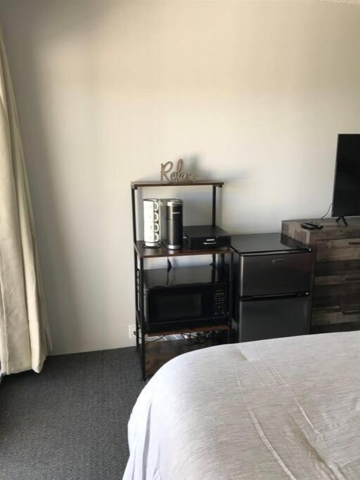Cute Lower Level Cedar Lodge Room With Balcony & Lake Views! لاكونيا المظهر الخارجي الصورة